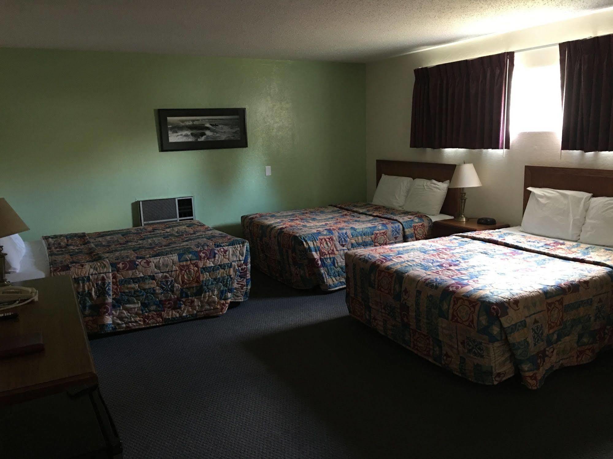 Sunset Inn Грантс Пас Екстериор снимка
